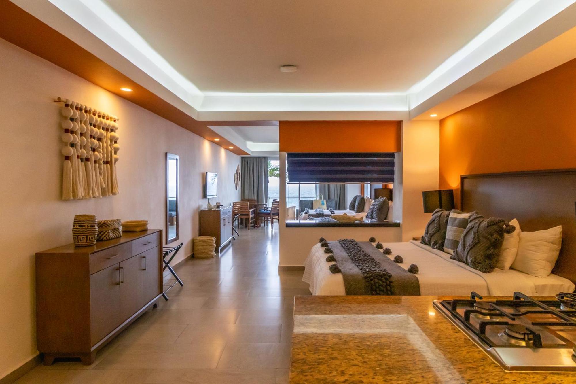 The Paramar Beachfront Boutique Hotel With Breakfast Included - Downtown Malecon Puerto Vallarta Buitenkant foto