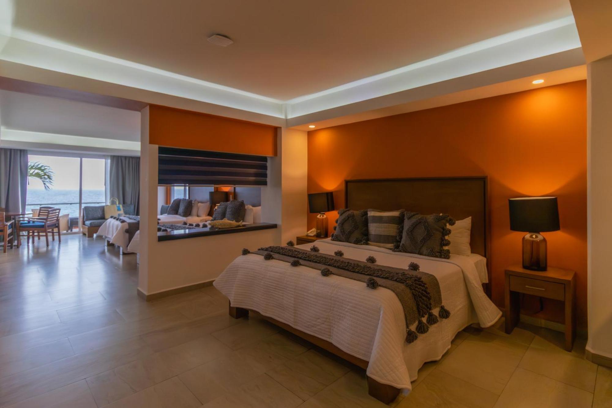 The Paramar Beachfront Boutique Hotel With Breakfast Included - Downtown Malecon Puerto Vallarta Buitenkant foto