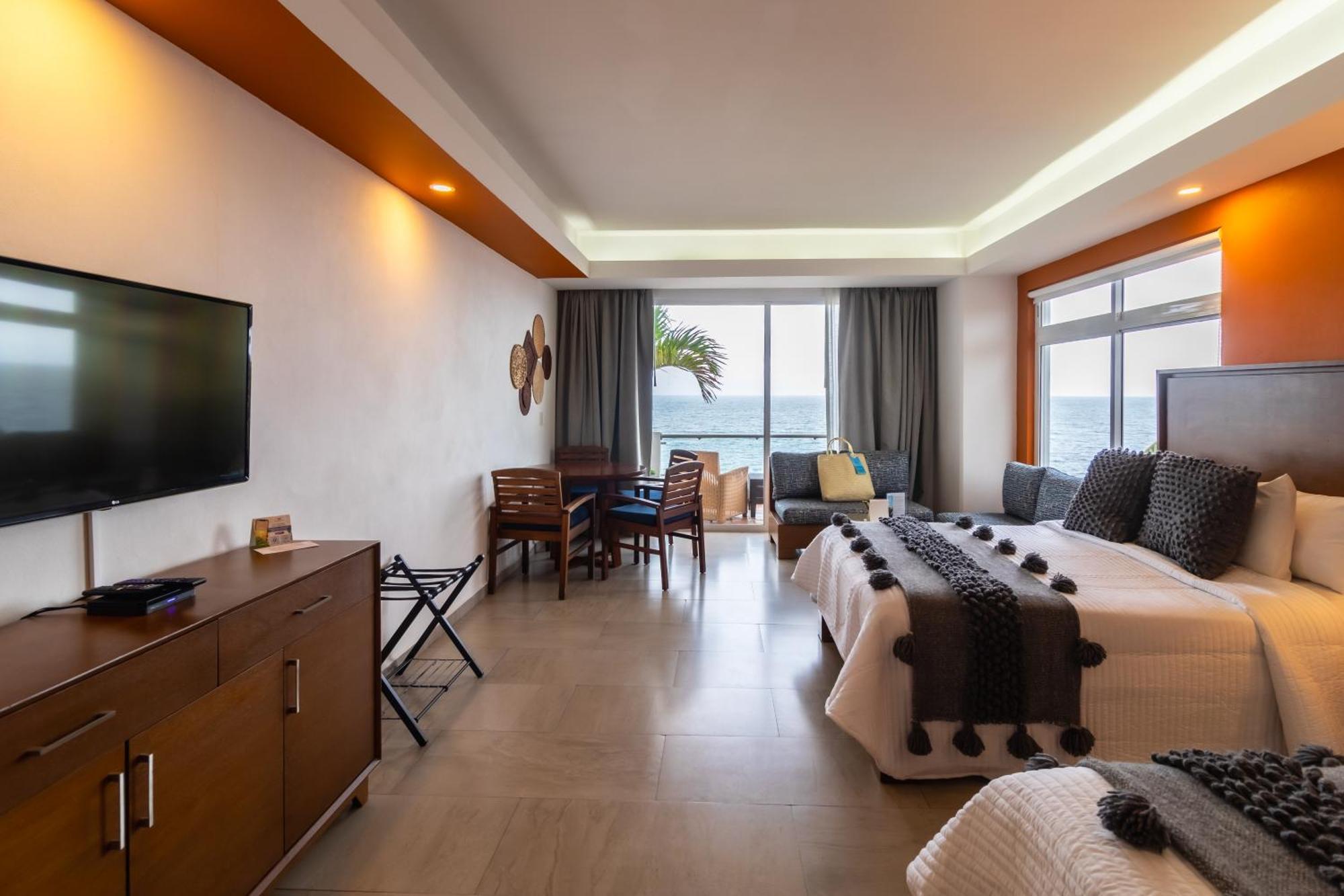 The Paramar Beachfront Boutique Hotel With Breakfast Included - Downtown Malecon Puerto Vallarta Buitenkant foto